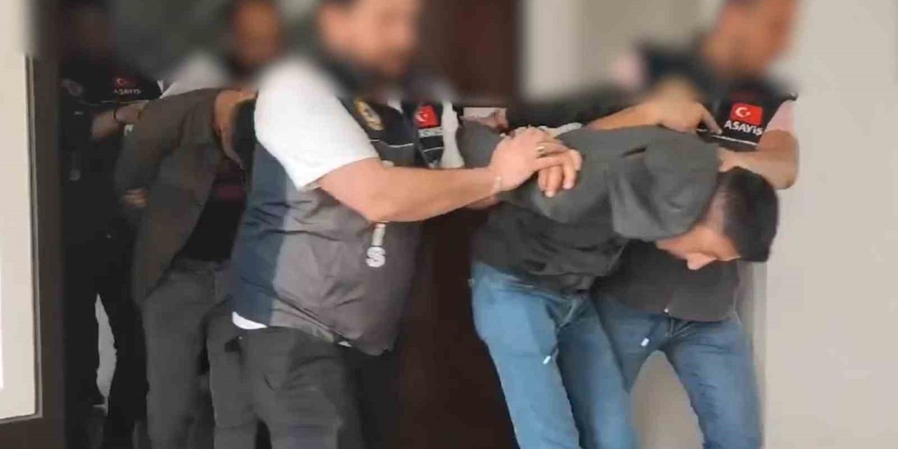 Kendilerini Yargı Ve Emniyet Mensubu Olarak Tanıtıp 19 Milyon Liralık Vurgun Yapan Şebeke Çökertildi