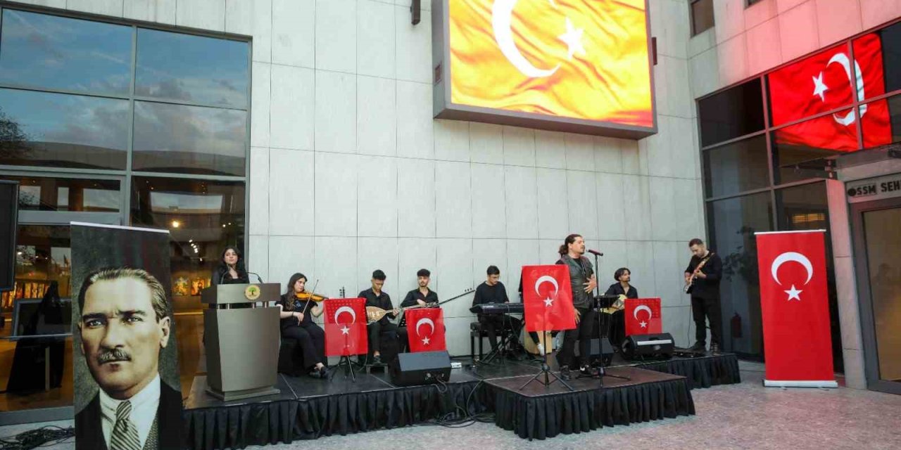 Şehitkamil’de "90’lardan Kalan Şarkılar" Konseri Düzenlendi