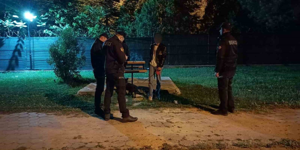 Bin 265 Kişinin Sorgulandığı Uygulamada Kaçak Şahıs Yakalandı