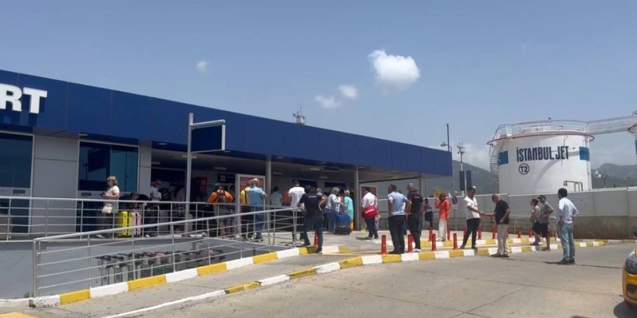 Yoğun Sis Thy Alanya Yolcularını Mağdur Etti