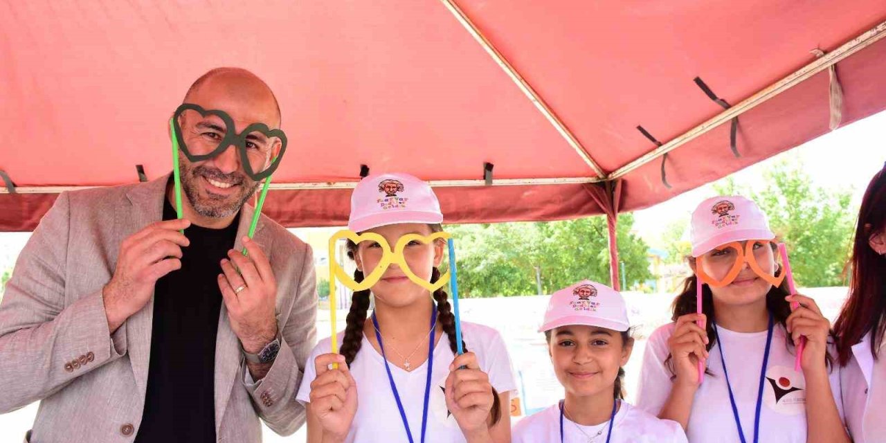 Başkan Zencirci, Geleceğin Mucitlerini Yalnız Bırakmadı