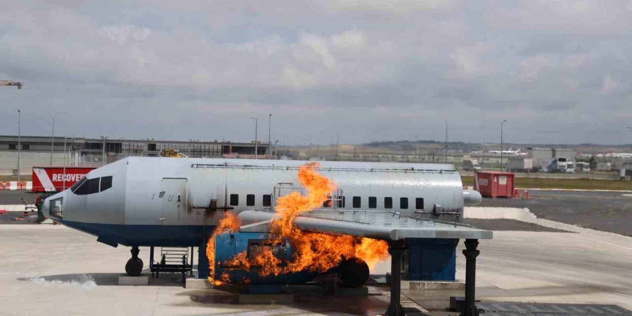 İstanbul Havalimanı’nda Gerçeğini Aratmayan Yangın Tatbikatı