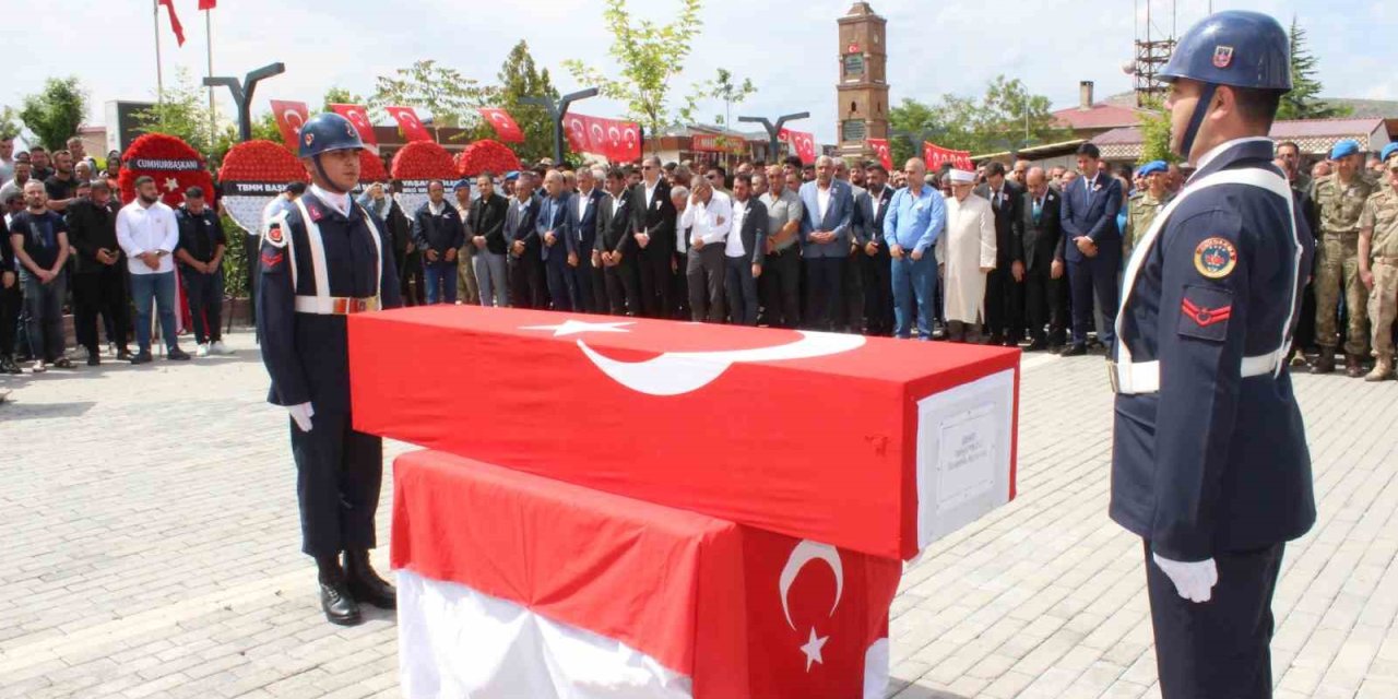 Pençe Kilit Şehidi Eruh’ta Son Yolculuğuna Uğurlandı