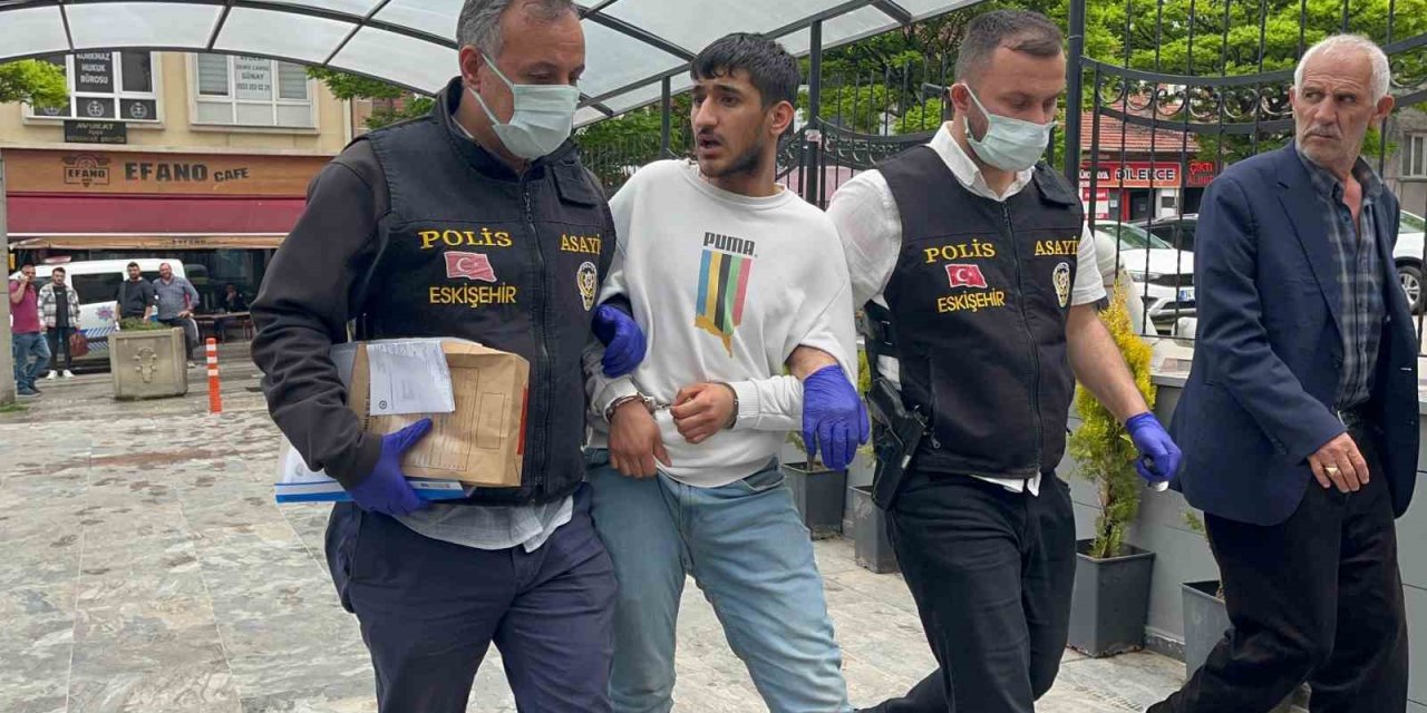 Üniversite Öğrencisini Bıçaklayan Kurye Tutuklandı