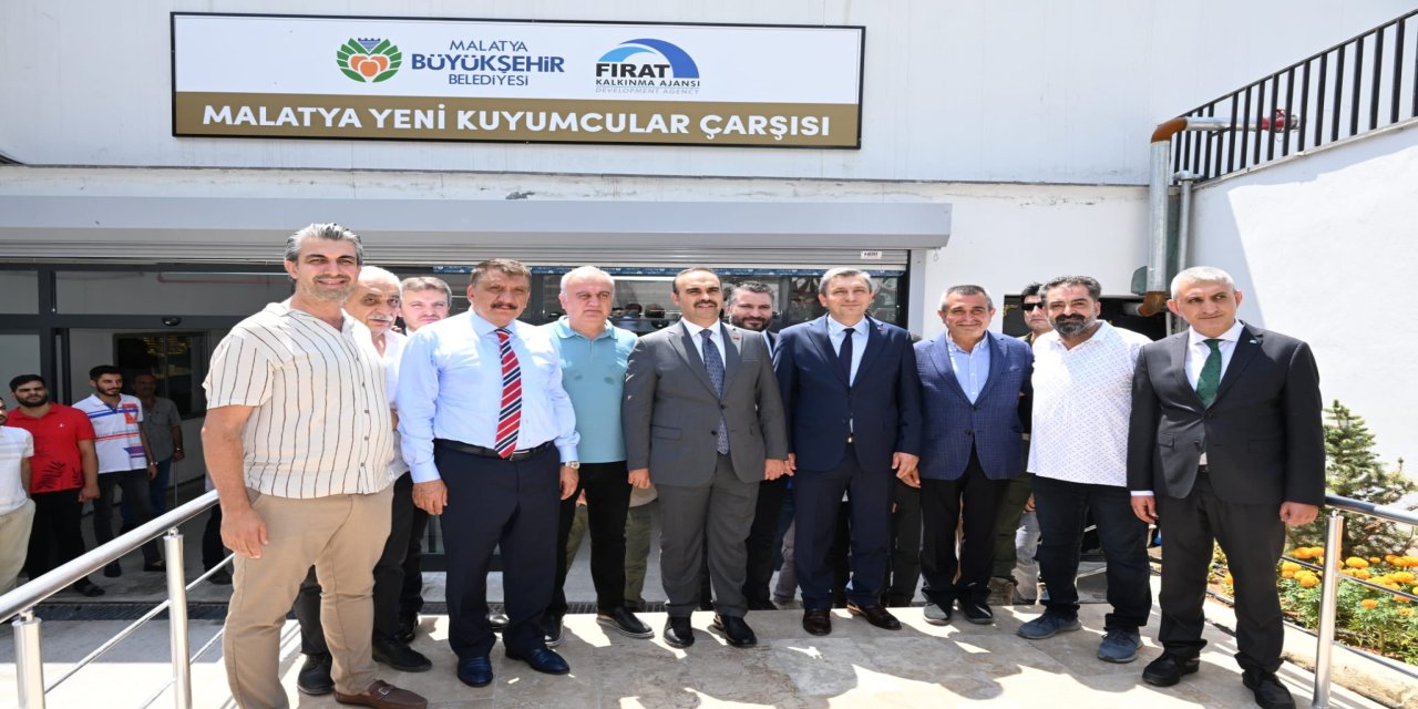 Bakan Kacır: Deprem Bölgesindeki Kobi'lerin 2023 Yılı Kosgeb Borçları Silindi (2)