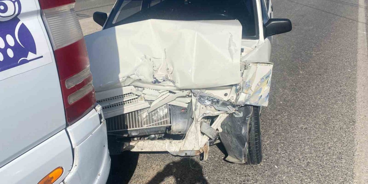 Diyarbakır’da Maddi Hasarlı Zincirleme Kaza