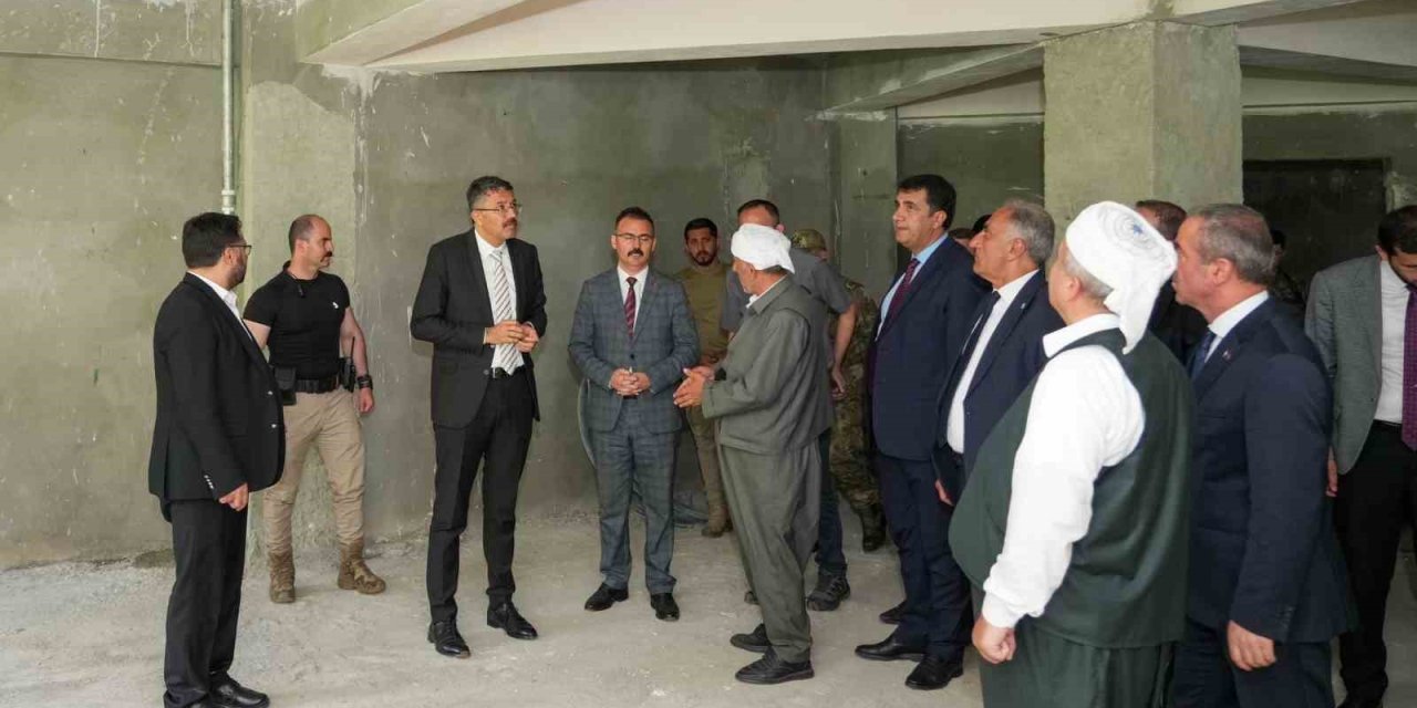 Vali Çelik, Kur’an Kursu İnşaatında İncelemelerde Bulundu