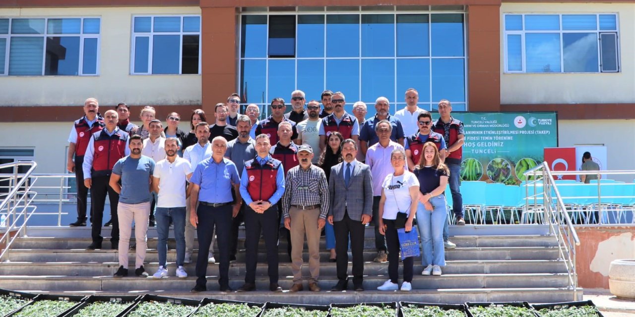 Tunceli’de 228 Üreticiye 84 Bin Domates Fidesi Dağıtıldı