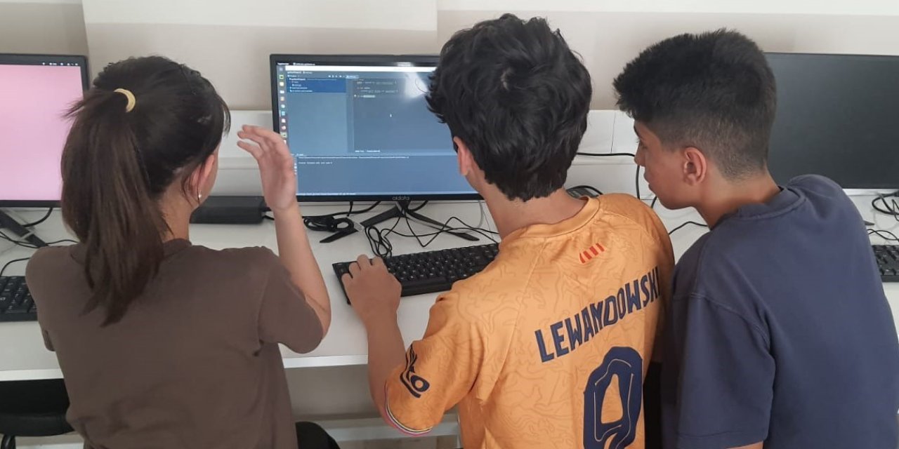 Adıyaman’da Python Yazılım Yarışması Düzenlendi