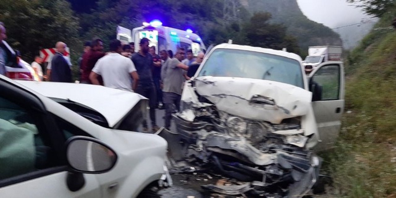 Araklı'da trafik kazası: 5 yaralı