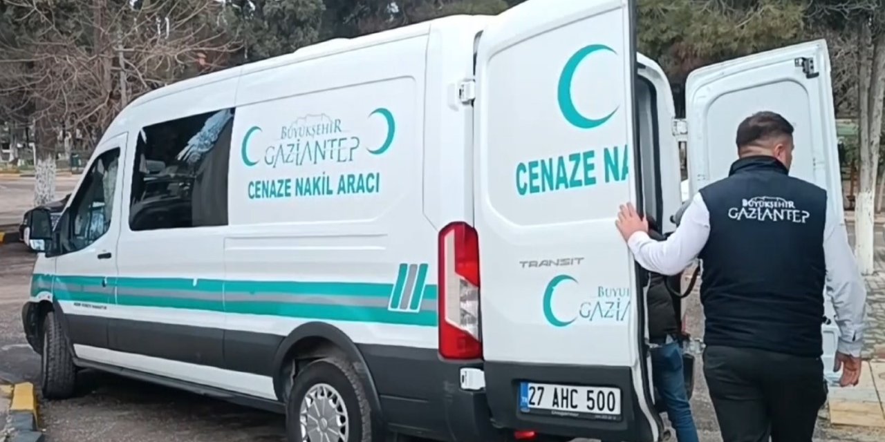 Kepçe İle Duvar Arasında Sıkışan İşçi Hayatını Kaybetti