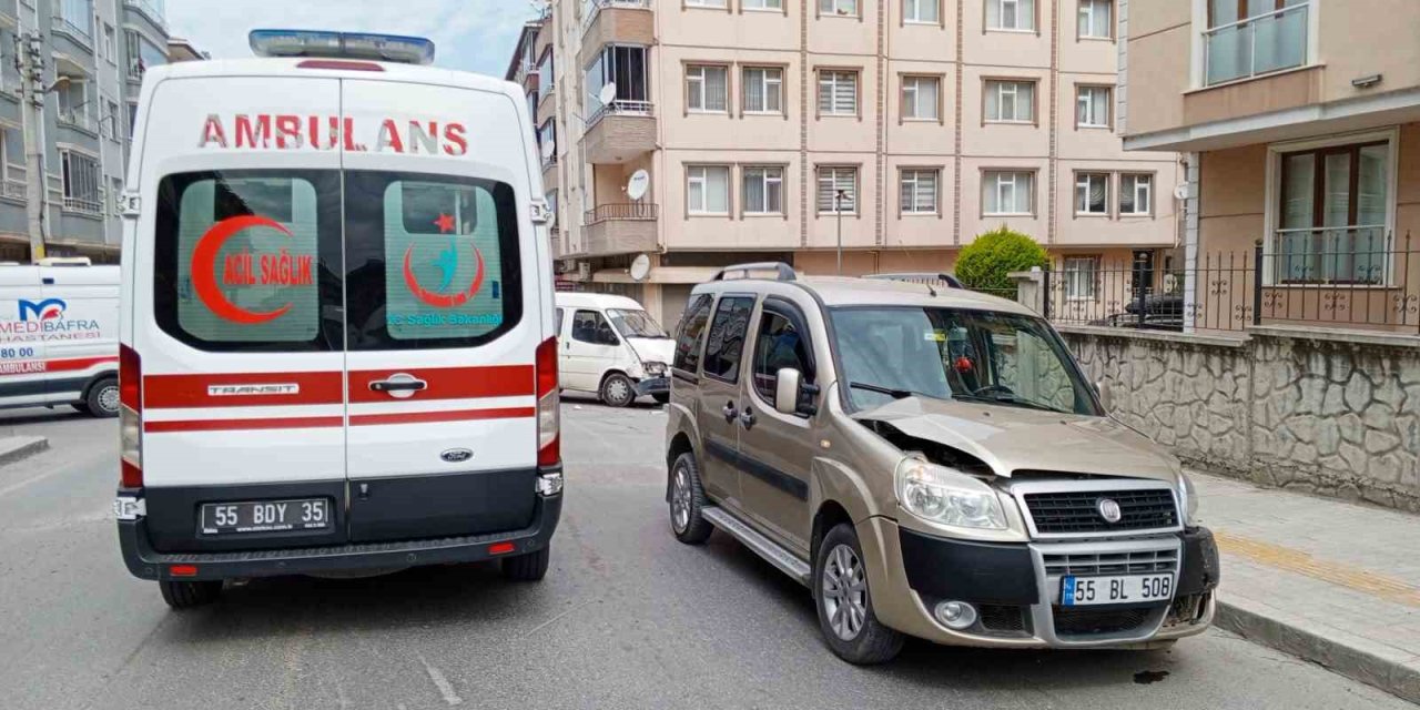 Bafra’da Trafik Kazası: 2 Yaralı
