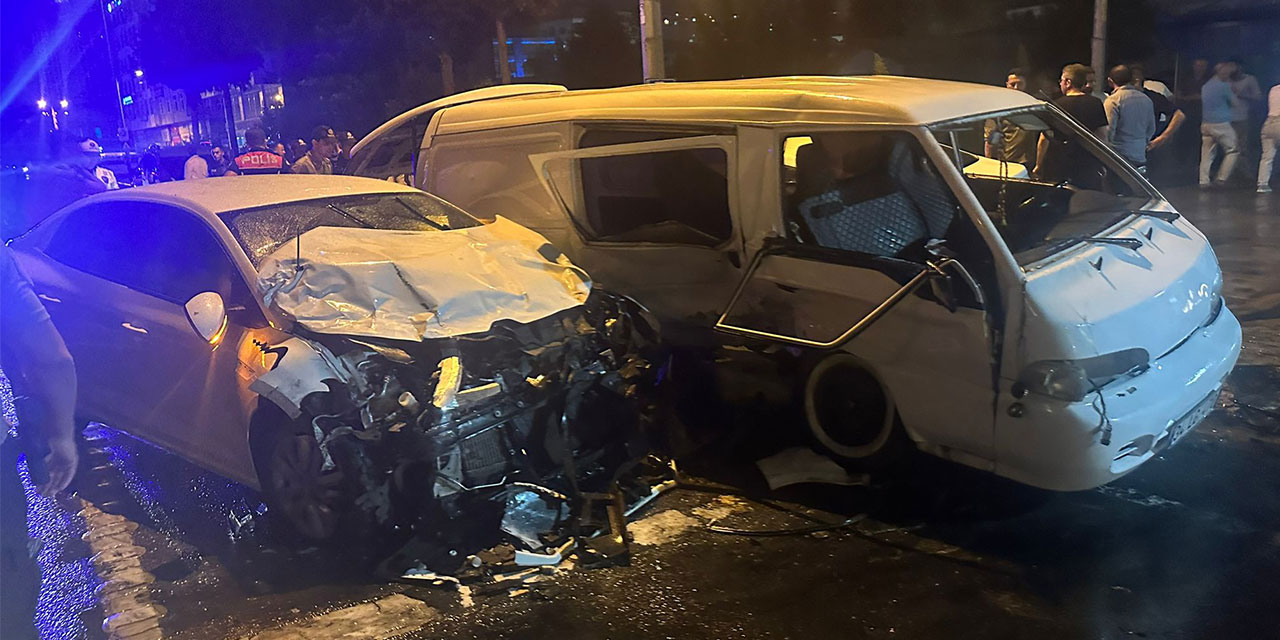 Rize'de 3 aracın karıştığı kazada 8 yaralı