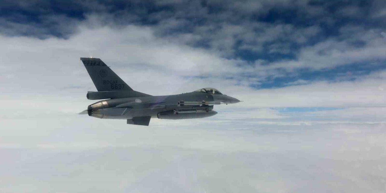 Çin Savunma Bakanlığı: “Tayvan Lideri Ateşle Oynuyor”