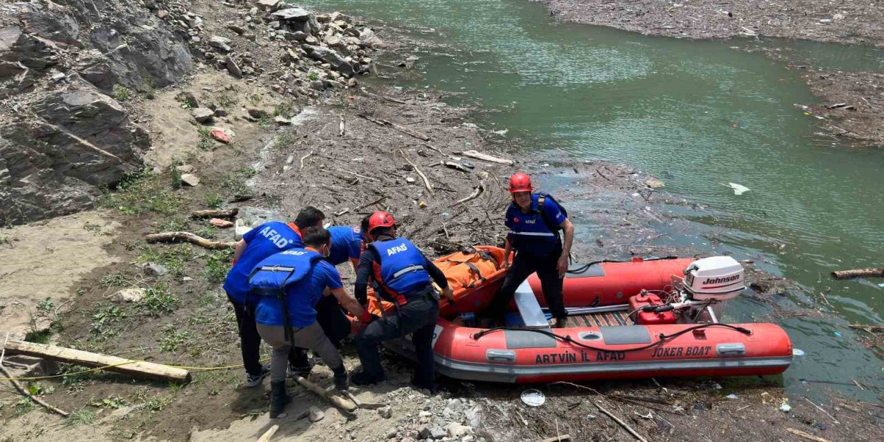Artvin’de 22 Gün Önce Kaybolan 76 Yaşındaki Şahsın Cansız Bedenine Ulaşıldı