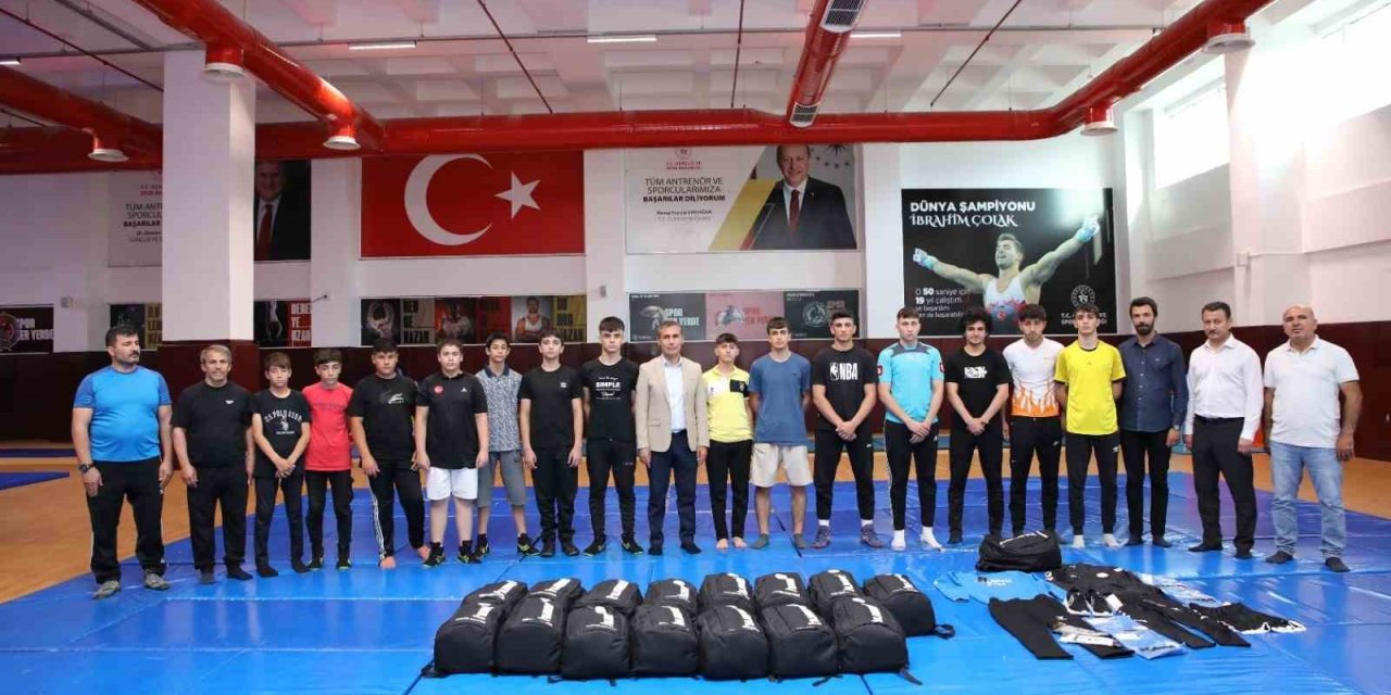 Gündüzlü Sporcu Eğitim Merkezine Malzeme Desteği
