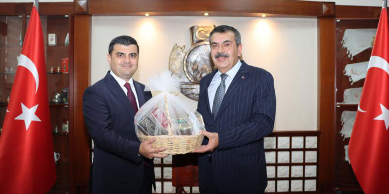 Milli Eğitim Bakanı Tekin Rize'de Konuştu: Sağlıklı bir şekilde süreci başlatacağız