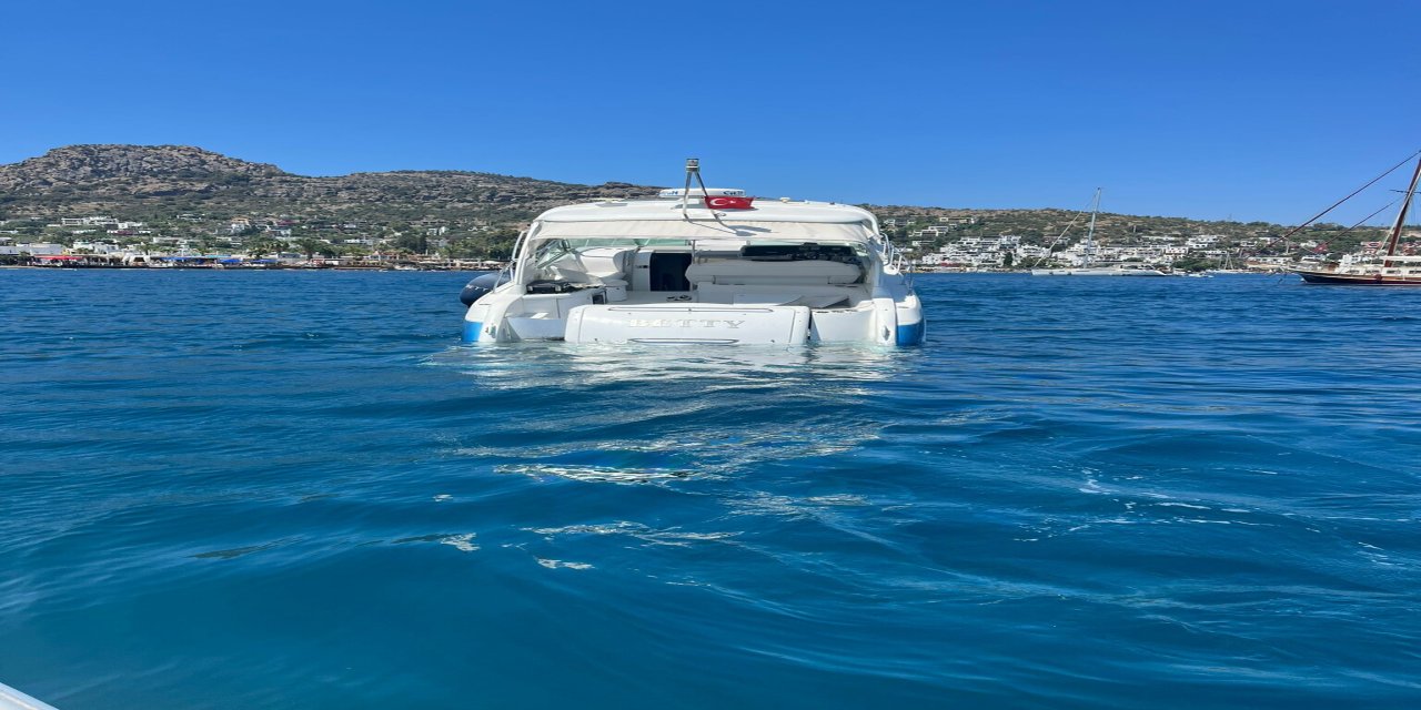 Bodrum'da 11 Metrelik Motoryat Battı