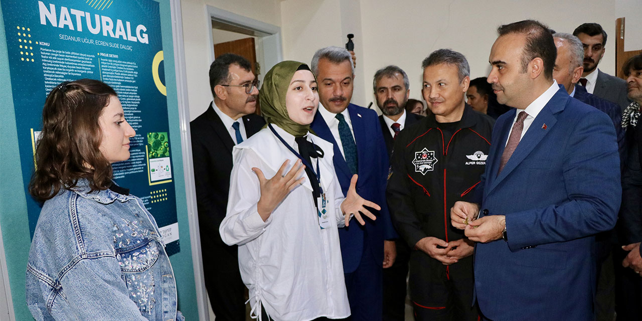 Sanayi ve Teknoloji Bakanı Kacır, Rize'de "Gençlik Buluşması"na katıldı