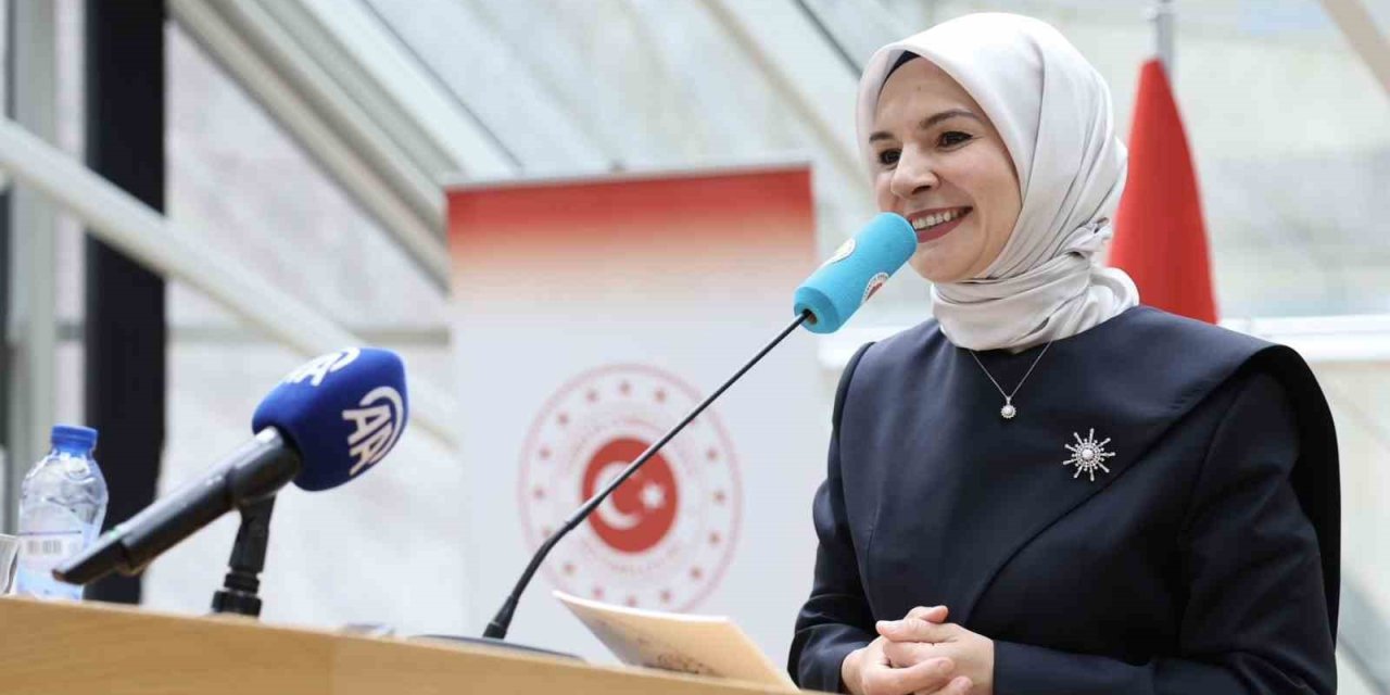 Bakan Göktaş: “Avrupa’ya Anadolu’nun Hoşgörü İklimini Taşıyan Vatandaşlarımızın Kendilerini Yalnız Hissetmemeleri İçin Büyük Bir Gayret Sarf Ettik, Ediyoruz”