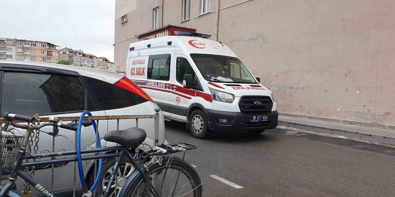 5. Kattan Düşen Kadın Ağır Yaralandı