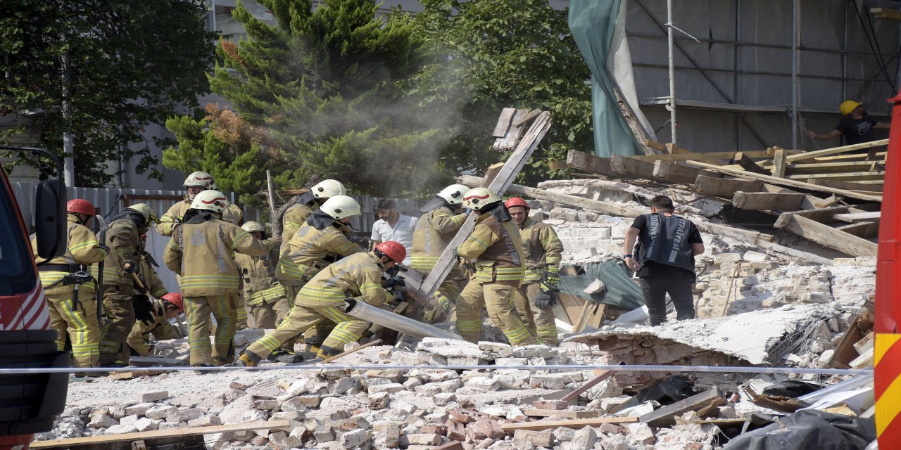 Geniş Haber // Kuruçeşme'de Restorasyon Çalışmalarında 4 Katlı Bina Çöktü: 1 Ölü, 1 Yaralı