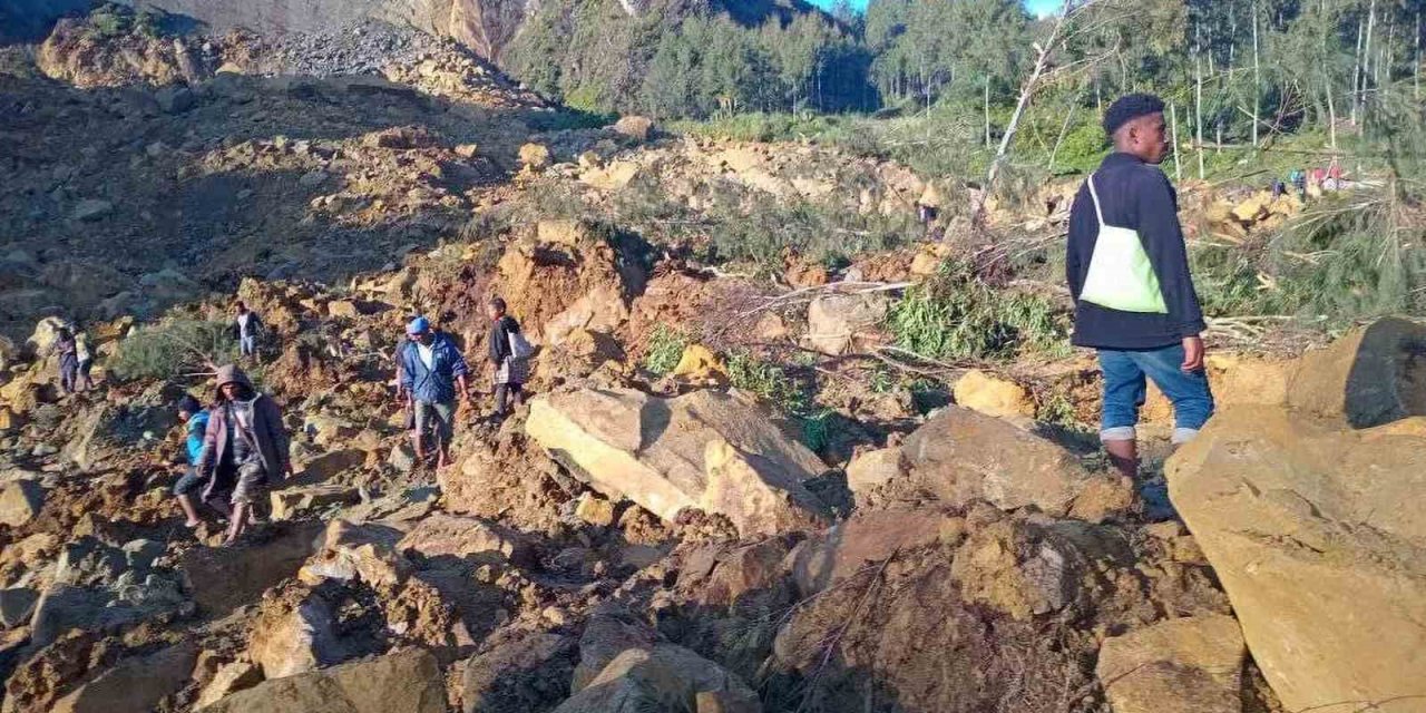 Papua Yeni Gine Basını: “Toprak Kaymasında 300’den Fazla Kişi Toprak Altında”