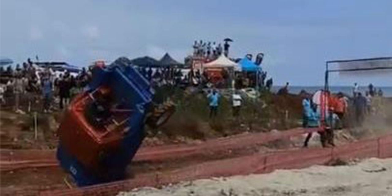 Festivalde takla atan off-road aracı anbean kameraya yansıdı