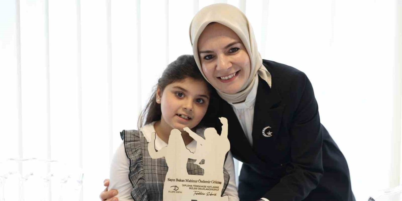 Bakan Göktaş, Brüksel’de Halkoyunları Diploma Töreni’ne Katıldı