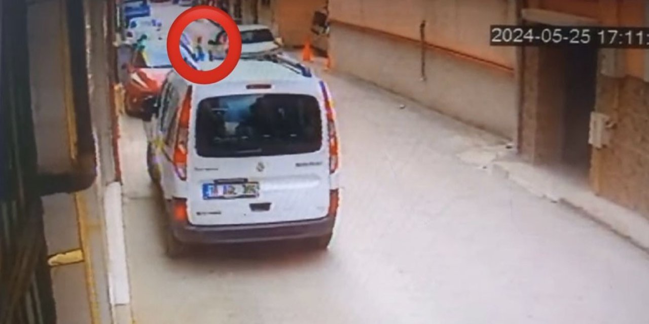 Aniden Yola Çıktı, Aracın Altında Kaldı