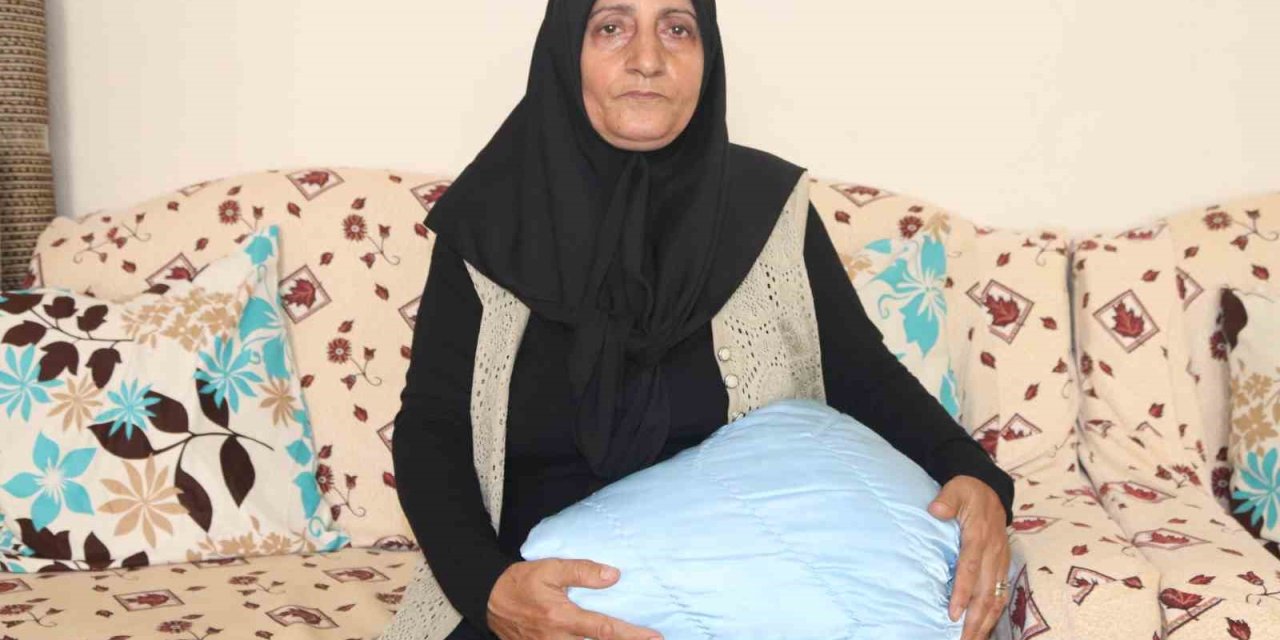 Bebeğini Bir Gün Koklayabildi, 35 Yıldır Özlemini Çekiyor