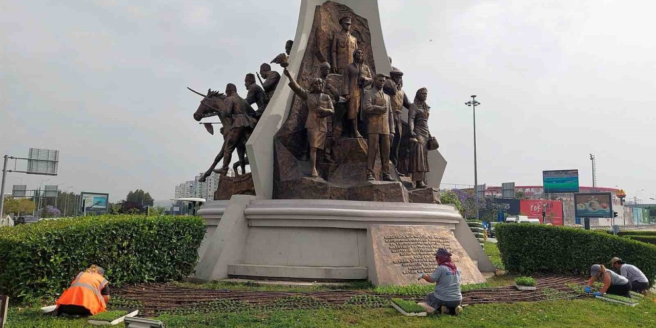 Antalya Yazlık Çiçeklerle Rengarenk Olacak