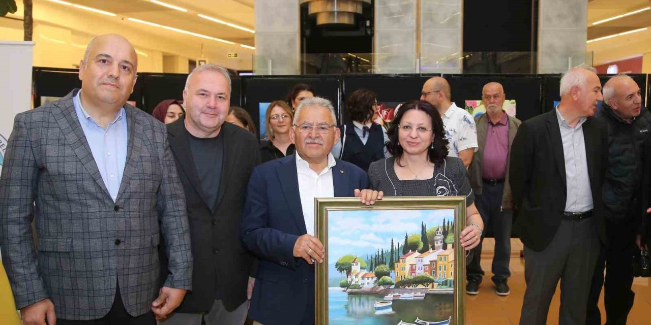 Başkan Büyükkılıç, ’sağlık Hayattır, Sanat Hayattır’ Sergisini Gezdi