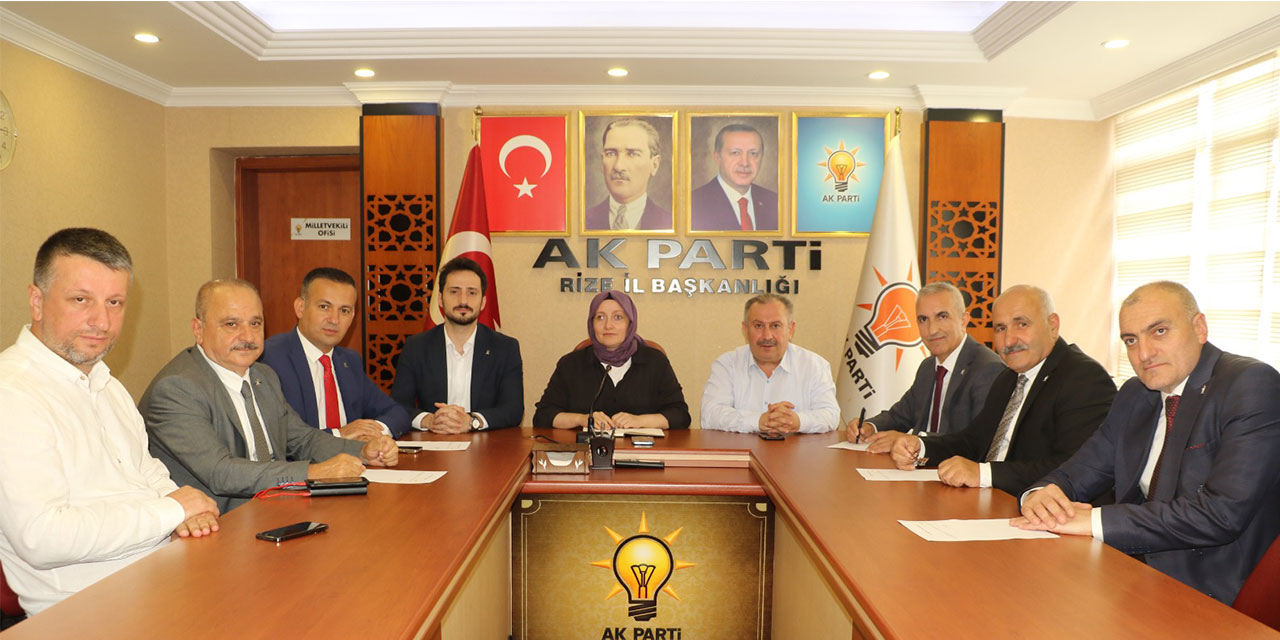 AK Parti Rize’de belediye başkan aday adaylığı için 5 ilçe başkanı istifa etti