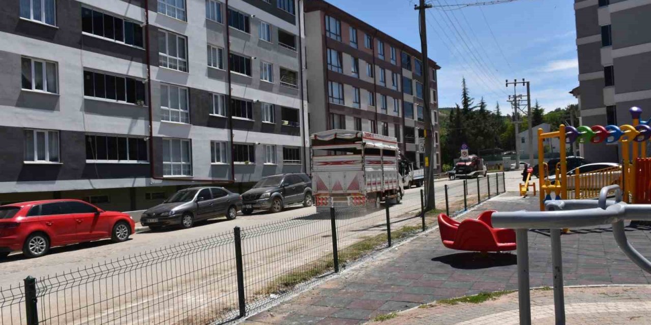 Çocukların Güvenliği İçin Parklara Tel Örgü