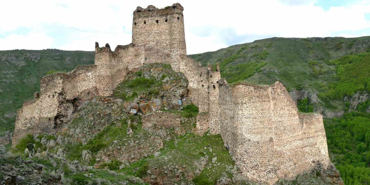 Vali Çiçek’ten Tarihi Alanlarda İnceleme