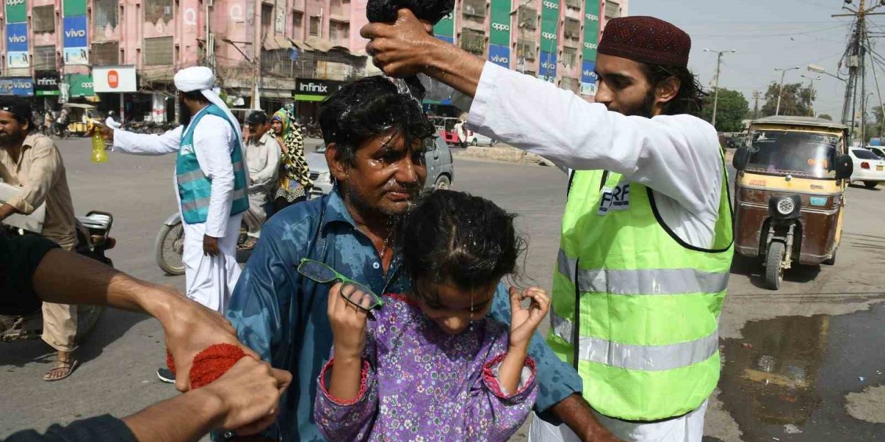 Pakistan’da Termometreler 50 Dereceyi Gösterdi