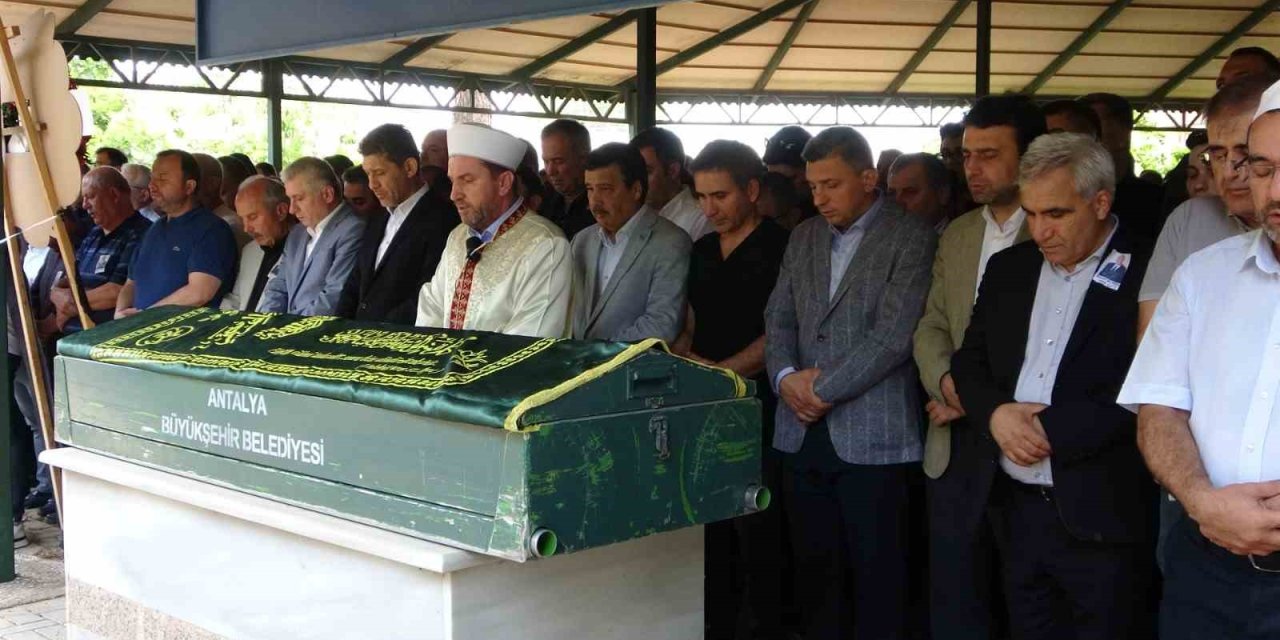 Ak Parti Manavgat İlçe Başkanı Erol Toprağa Verildi