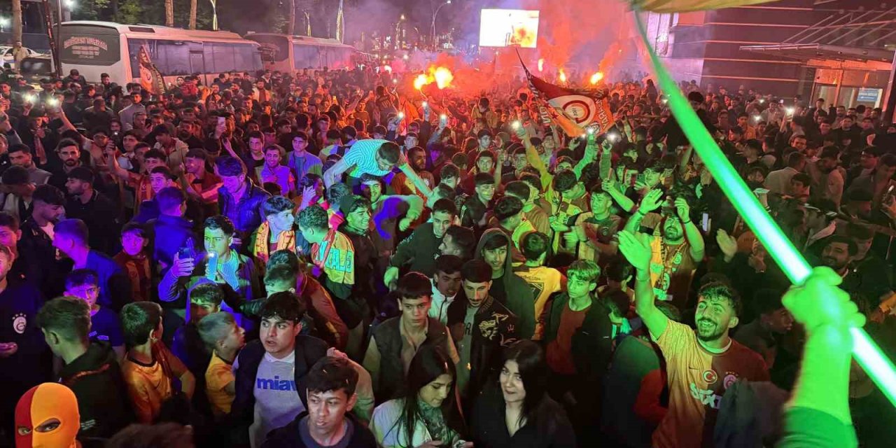 Galatasaray’ın Şampiyonluğu Tatvan’da Coşkuyla Kutlandı