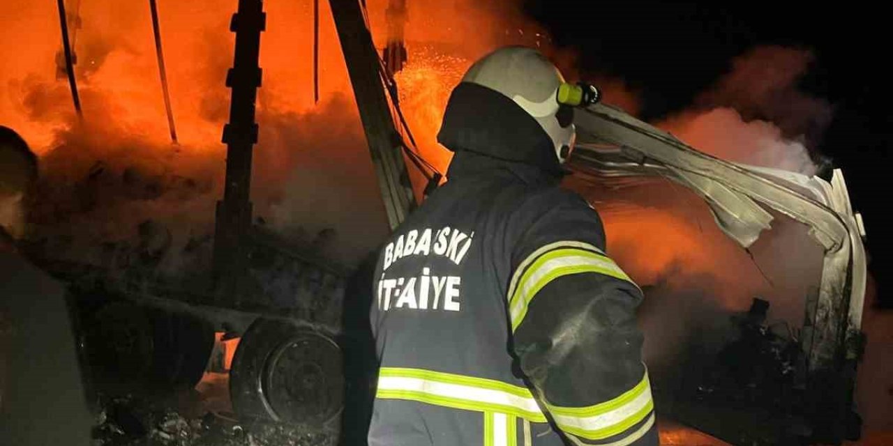 Babaeski’de Tır Alev Alev Yandı
