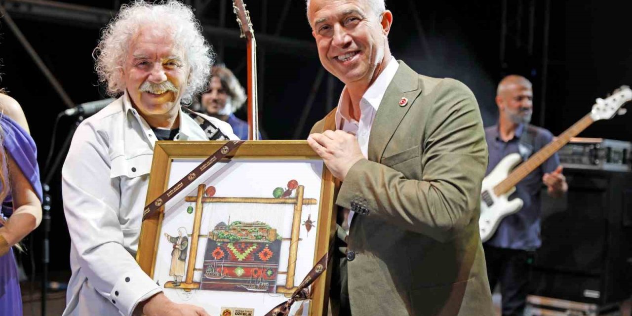 22. Alanya Uluslararası Kültür Sanat Ve Turizm Festivali Yeni Türkü Konseriyle Sona Erdi