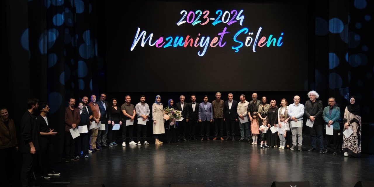 Zeytinburnu Kültür Sanat 15. Dönem Kursiyerlerini Mezun Etti