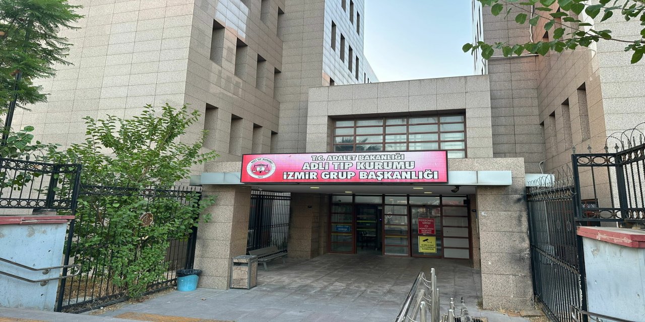 Minibüsten İndirilerek Bıçaklandı; Hastanede Hayatını Kaybetti