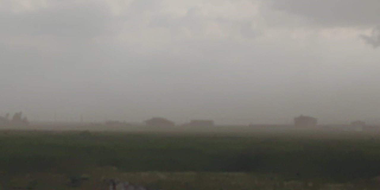 Toz Bulutu Ve Fırtına Ekinlere Zarar Verdi