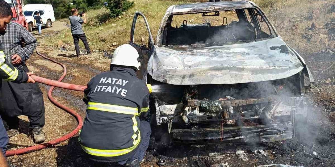 Jeneratörde Başlayan Yangın, Pikapı Kullanılmaz Hale Getirdi