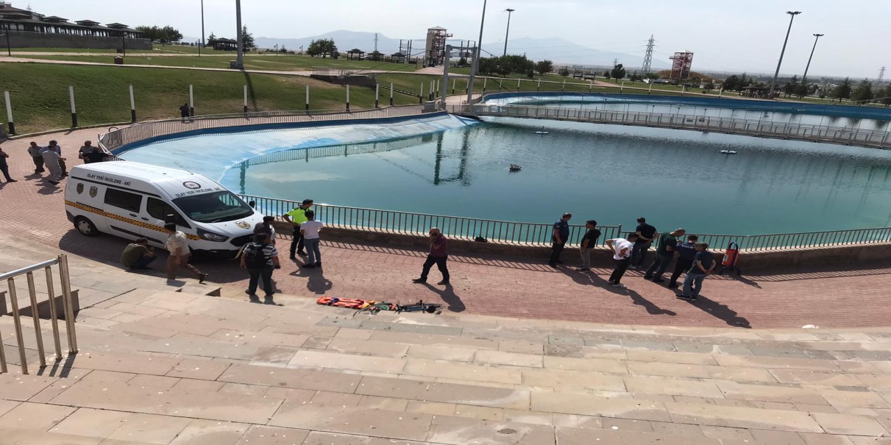 Parktaki Süs Havuzunda Boğulma Tehlikesi Geçiren 2 Kardeş, Yoğun Bakımda