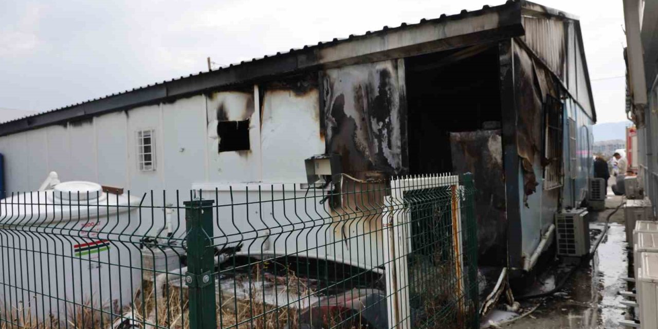 Prefabrik Banka Şubesinde Korkutan Yangın