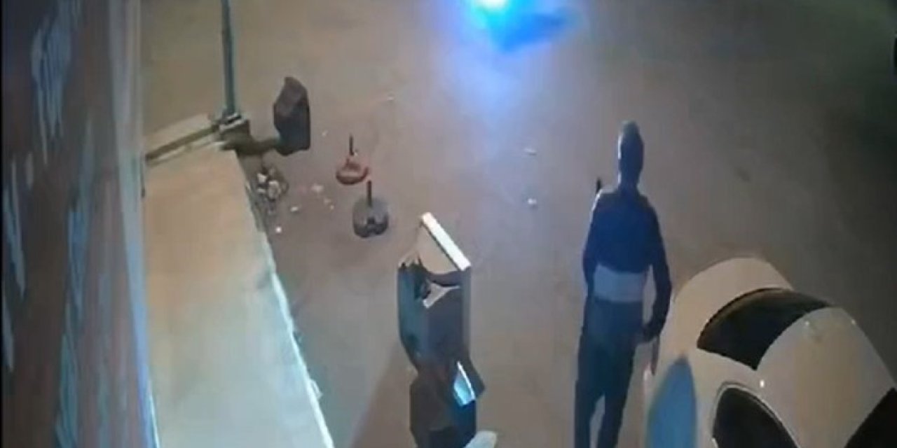 Motosikleti İle Kaza Yaptı, Kalktı Diğer Sürücüye Yardım Etti