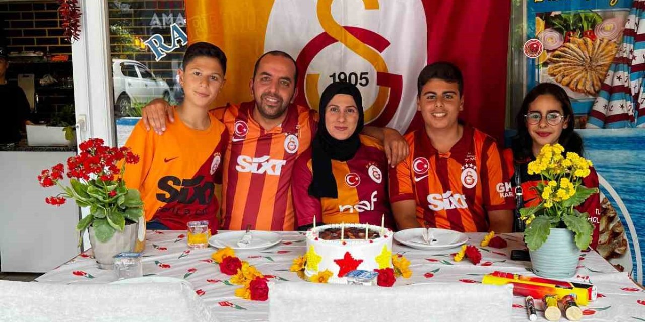 Evliliklerinin 17. Yıl Dönümünü Galatasaray Şampiyonluğuyla Beraber Kutladılar