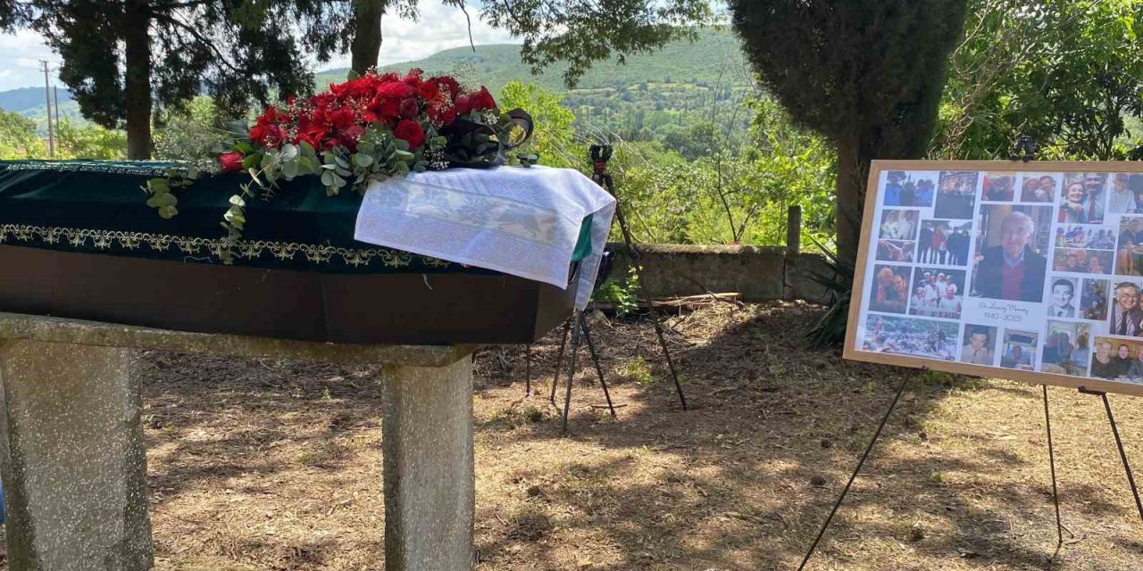 Ekonomist Korhan Berzeg, 345 Gün Sonra Defnedildi